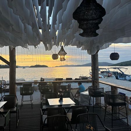 Apartment Agnes With 63 M2 Rooftop Terrace, Grill And Pool 오크루그고른지 외부 사진