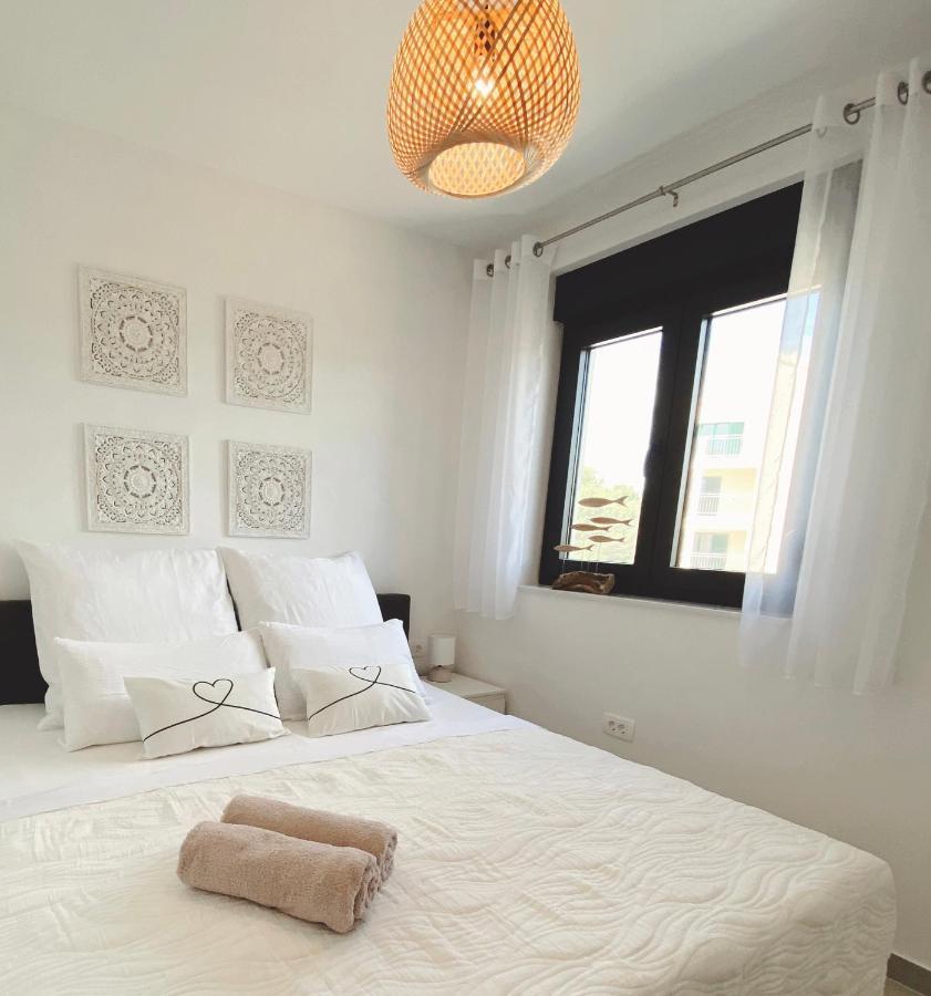 Apartment Agnes With 63 M2 Rooftop Terrace, Grill And Pool 오크루그고른지 외부 사진