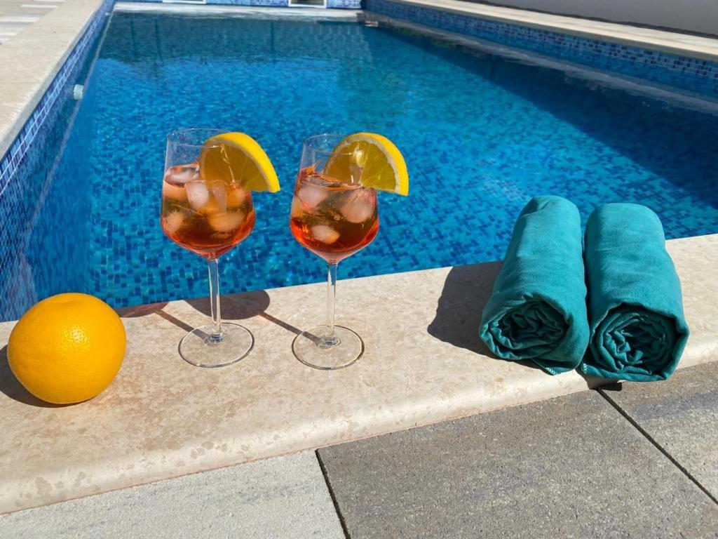Apartment Agnes With 63 M2 Rooftop Terrace, Grill And Pool 오크루그고른지 외부 사진