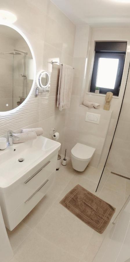 Apartment Agnes With 63 M2 Rooftop Terrace, Grill And Pool 오크루그고른지 외부 사진