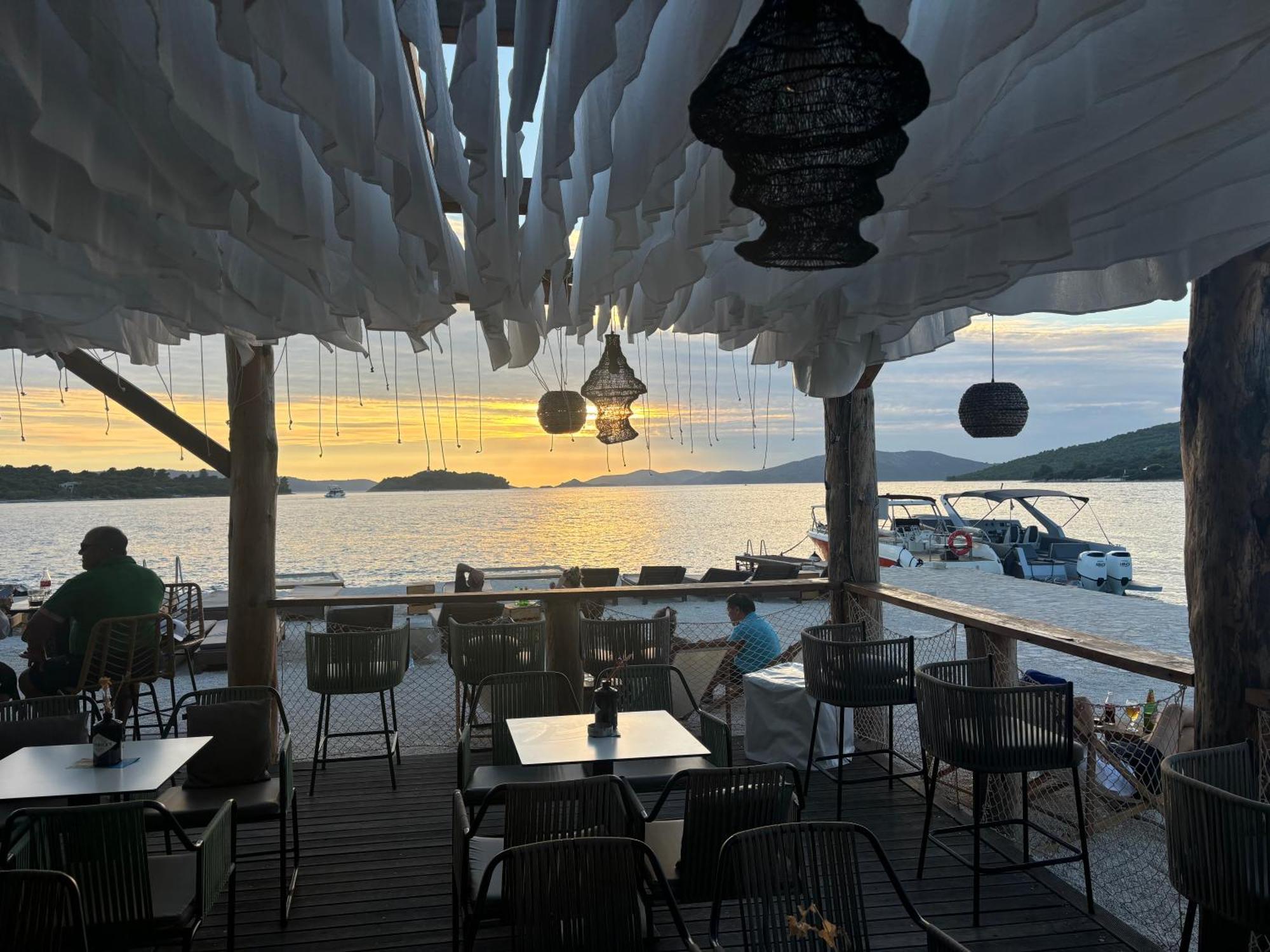 Apartment Agnes With 63 M2 Rooftop Terrace, Grill And Pool 오크루그고른지 외부 사진